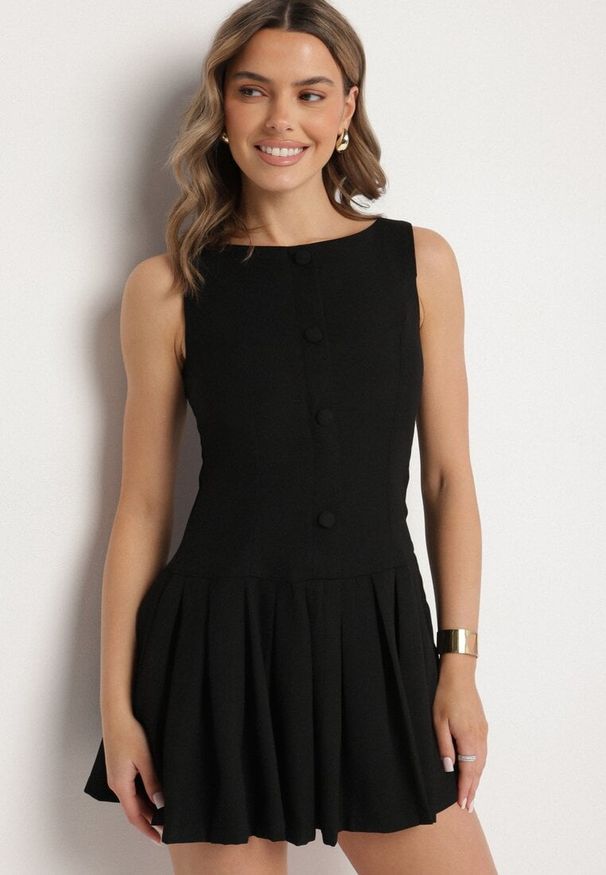 Born2be - Czarna Sukienka z Plisowanym Dołem Tunelia. Okazja: na co dzień. Kolor: czarny. Styl: klasyczny, casual, elegancki