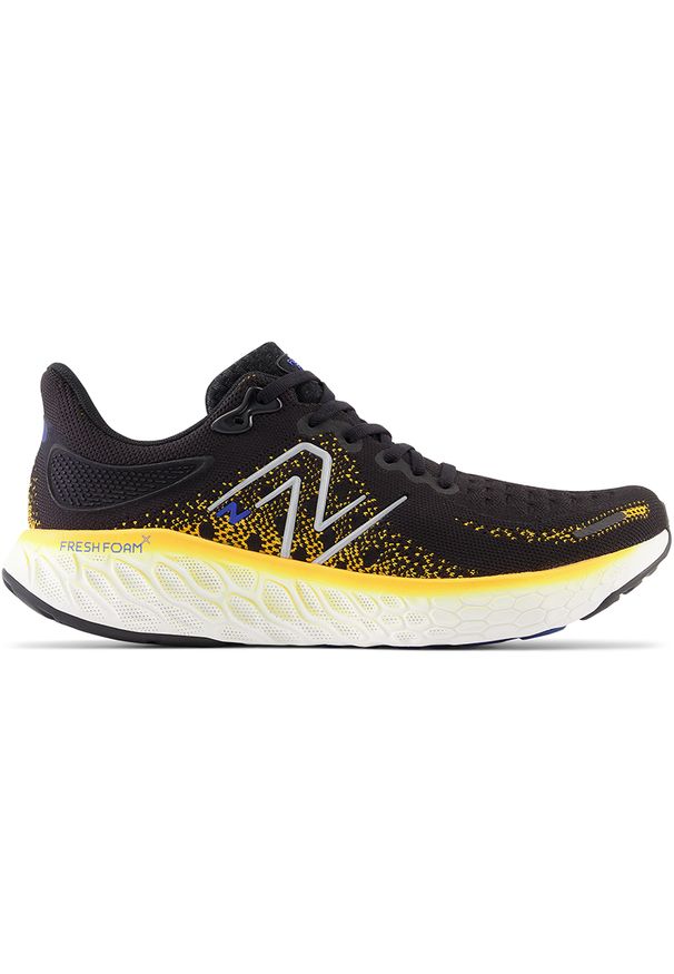 Buty męskie New Balance Fresh Foam 1080 v12 M108012D – czarne. Okazja: na co dzień. Kolor: czarny. Materiał: materiał, syntetyk, skóra, guma. Szerokość cholewki: normalna. Sport: fitness, bieganie