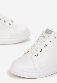 Born2be - Biało-Srebrne Sneakersy na Koturnie z Brokatowymi Wstawkami Angharad. Kolor: biały. Obcas: na koturnie