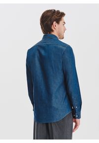 Pako Lorente - PAKO LORENTE - Niebieska koszula jeansowa. Typ kołnierza: kołnierzyk włoski. Kolor: niebieski. Materiał: jeans. Długość rękawa: długi rękaw. Długość: długie. Wzór: gładki #2