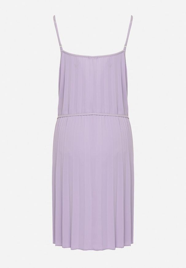 Born2be - Fioletowa Sukienka z Regulowanymi Ramiączkami z Materiałowym Paskiem Liata. Okazja: na imprezę, na spacer. Typ kołnierza: dekolt w kształcie V. Kolor: fioletowy. Materiał: materiał. Długość rękawa: na ramiączkach. Sezon: lato