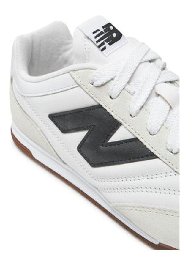 New Balance Sneakersy URC42LA Biały. Kolor: biały. Materiał: skóra