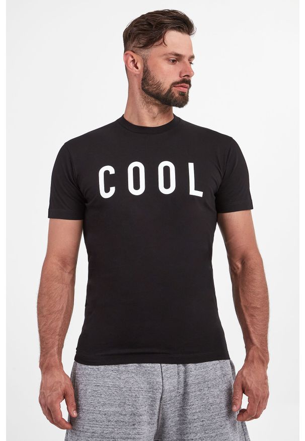 T-shirt DSQUARED2. Długość rękawa: krótki rękaw. Długość: krótkie. Wzór: napisy