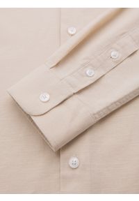 Ombre Clothing - Koszula męska lniana ze stójką i kieszenią REGULAR FIT – kremowa V3 - Rozmiar: M. Okazja: na co dzień. Typ kołnierza: kołnierzyk stójkowy. Kolor: kremowy. Materiał: len. Długość rękawa: długi rękaw. Długość: długie. Sezon: wiosna, lato. Styl: casual #9