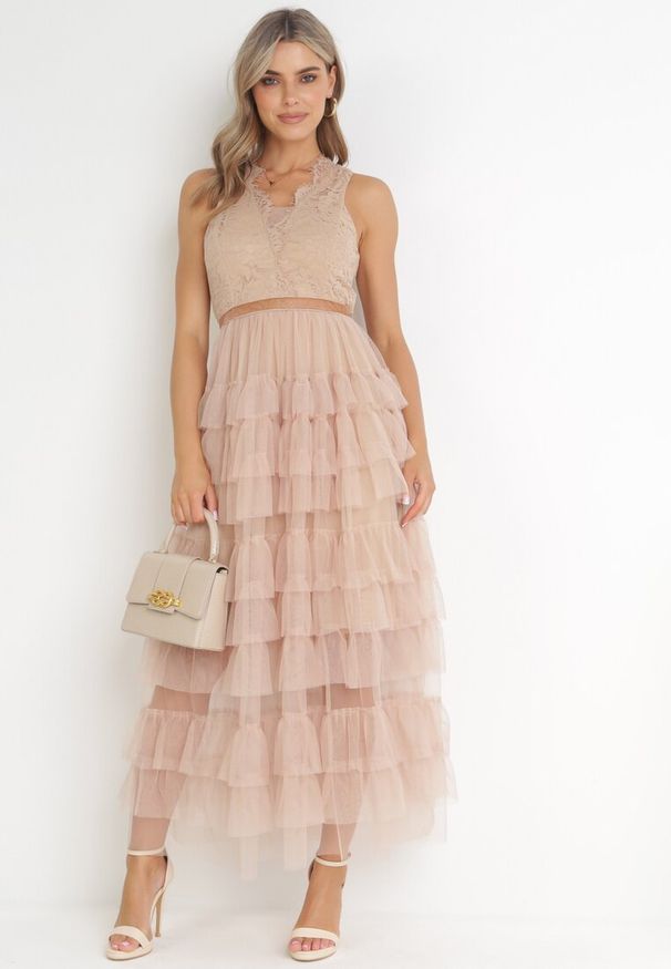 Born2be - Beżowa Sukienka Maxi z Tiulowym Dołem i Koronkową Górą Deliva. Okazja: na co dzień. Kolor: beżowy. Materiał: tiul, koronka. Wzór: aplikacja. Styl: casual, klasyczny. Długość: maxi