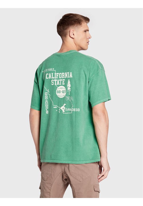 BDG Urban Outfitters T-Shirt 75326066 Zielony Regular Fit. Kolor: zielony. Materiał: bawełna