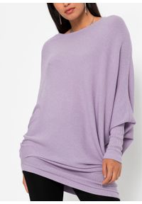 Sweter oversize z asymetrycznym dołem bonprix w kolorze bzu. Kolor: fioletowy. Wzór: prążki #3