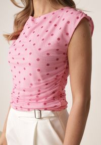 Born2be - Różowa Bluzka bez Rękawów w Kropki z Siateczki Thespis. Okazja: do pracy, na co dzień. Kolor: różowy. Materiał: materiał, jeans. Długość rękawa: bez rękawów. Długość: długie. Wzór: kropki. Styl: casual #3