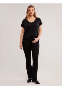 Big-Star - Koszulka damska o luźnym kroju czarna Valeria 906. Typ kołnierza: dekolt w kształcie V. Kolor: czarny. Materiał: wiskoza, materiał. Styl: elegancki, sportowy, klasyczny #4