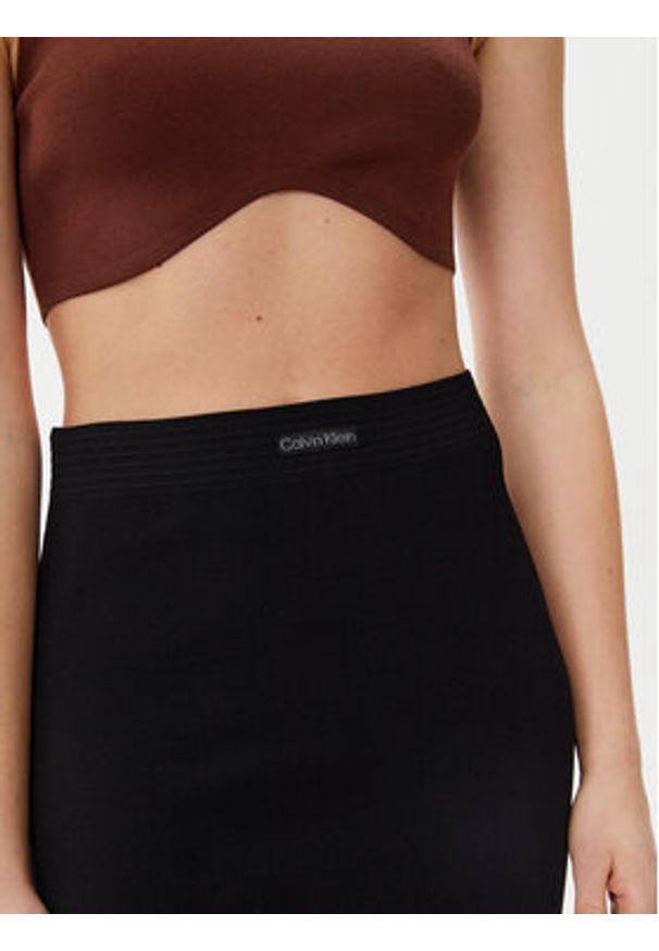 Calvin Klein Jeans Spódnica ołówkowa J20J225527 Czarny Slim Fit. Kolor: czarny. Materiał: wiskoza