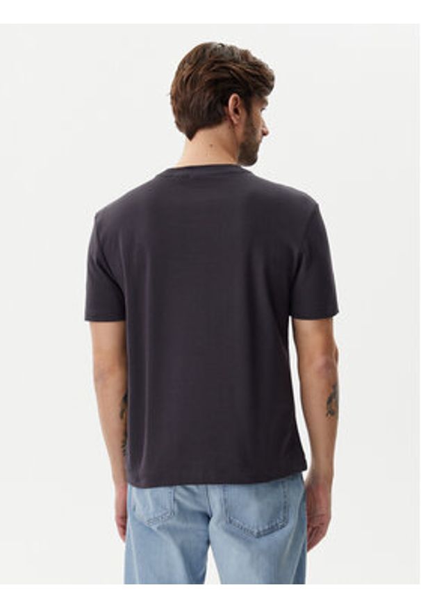 Calvin Klein Jeans T-Shirt J30J327234 Szary Regular Fit. Kolor: szary. Materiał: bawełna