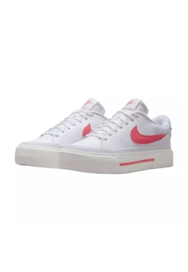 Buty do chodzenia damskie Nike Court Legacy Lift. Zapięcie: sznurówki. Kolor: biały. Materiał: materiał, skóra. Szerokość cholewki: normalna. Model: Nike Court. Sport: turystyka piesza