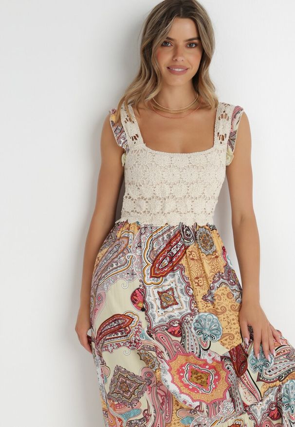 Born2be - Beżowo-Różowa Sukienka Missey. Typ kołnierza: kołnierz z falbankami, dekolt kwadratowy. Kolor: różowy. Materiał: wiskoza. Długość rękawa: na ramiączkach. Wzór: aplikacja, haft, nadruk. Sezon: lato. Długość: maxi