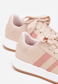 Born2be - Różowe Sneakersy z Ozdobnymi Naszywkami z Boku Galdexis. Okazja: na co dzień, na spacer. Kolor: różowy. Wzór: aplikacja. Sport: turystyka piesza #7