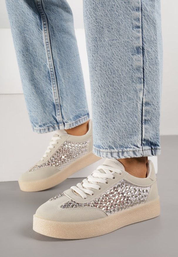 Born2be - Beżowe Sneakersy na Grubej Podeszwie Ozdobione Cyrkoniami Orinrya. Okazja: na co dzień. Kolor: beżowy. Materiał: jeans. Wzór: aplikacja