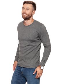 Wrangler - MĘSKI SWETER WRANGLER ROLL EDGE CREW GREY MARL W8624RGVB. Kolor: szary. Styl: klasyczny #9