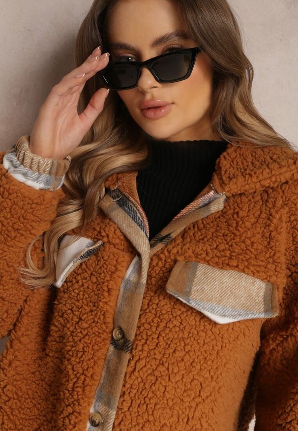 Renee - Brązowa Kurtka Futerko Teddy Oversize Bizo. Kolor: brązowy. Materiał: futro. Wzór: nadruk