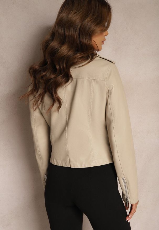 Renee - Ciemnobeżowa Kurtka w Stylu Ramoneski z Paskiem z Regulacją i Asymetrycznym Suwakiem Braliona. Kolor: beżowy. Materiał: jeans. Styl: rockowy