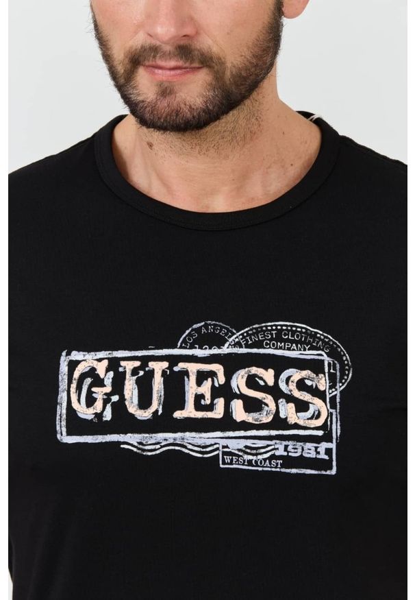 Guess - GUESS Czarny t-shirt Box Logo. Kolor: czarny