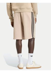 Adidas - adidas Szorty sportowe 3-Stripes KE6681 Beżowy Regular Fit. Kolor: beżowy. Materiał: bawełna. Styl: sportowy #5