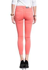 Wrangler - SPODNIE WRANGLER DAMSKIE SKINNY CROP CORAL W28MHL12B. Materiał: materiał