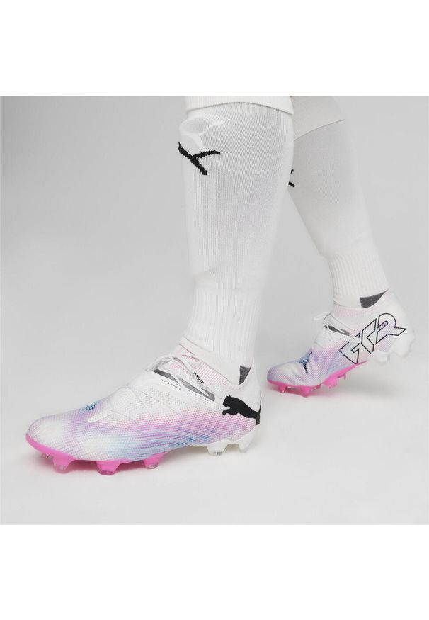 Buty piłkarskie męskie Puma Future 7 Ultimate Fg ag. Kolor: biały, czarny, różowy, wielokolorowy. Sport: piłka nożna