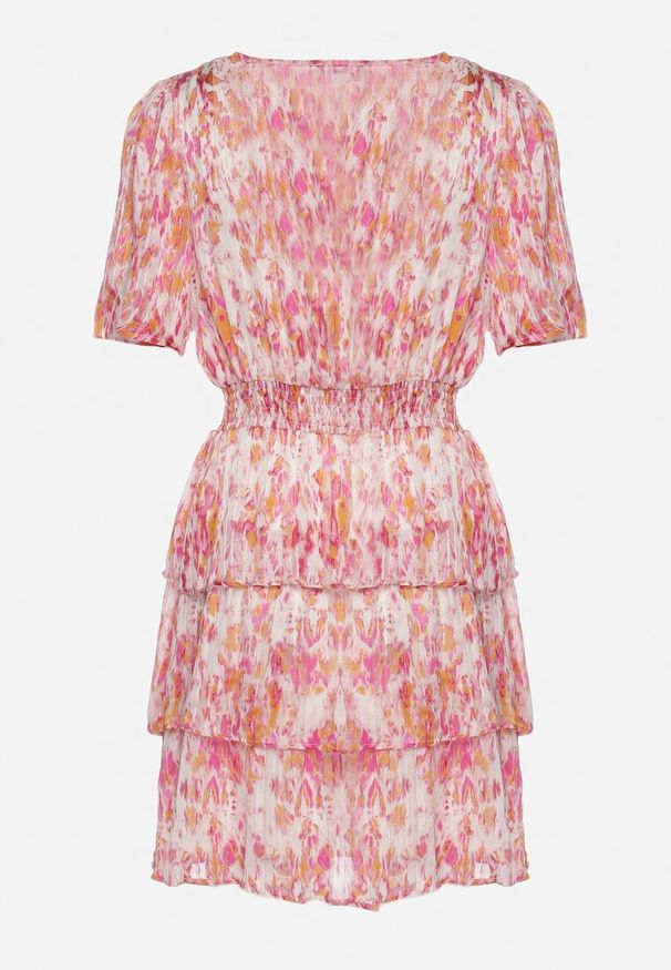 Born2be - Różowa Sukienka z Gumką w Pasie i Dekoltem w Serek z Falbankami Zdobiona Metaliczną Nicią Wralea. Typ kołnierza: dekolt w serek, kołnierz z falbankami. Kolor: różowy. Długość rękawa: krótki rękaw. Wzór: aplikacja