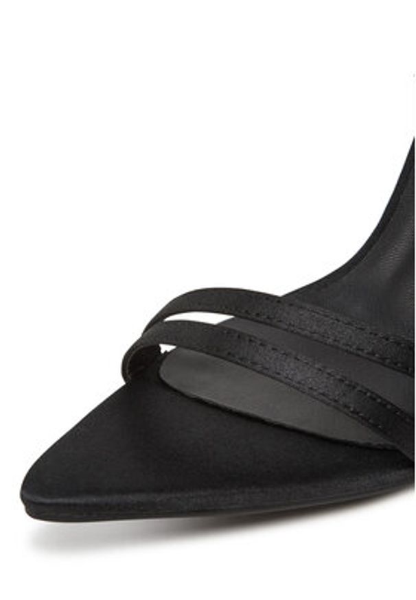 DeeZee Sandały YUNJMW81572-S-1 Czarny. Kolor: czarny. Materiał: materiał