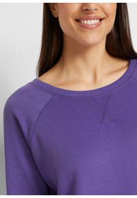 bonprix - Sukienka dresowa z miękkiego materiału frotte. Kolor: fioletowy. Materiał: materiał, dresówka. Długość rękawa: raglanowy rękaw. Wzór: prążki #2