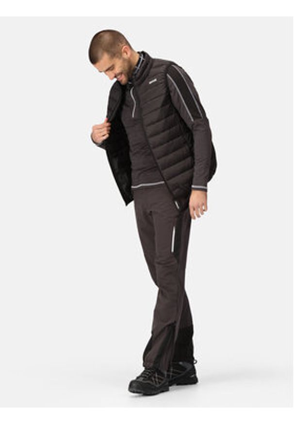 Regatta Kamizelka Marizion B/W RMB135 Czarny Regular Fit. Kolor: czarny. Materiał: syntetyk