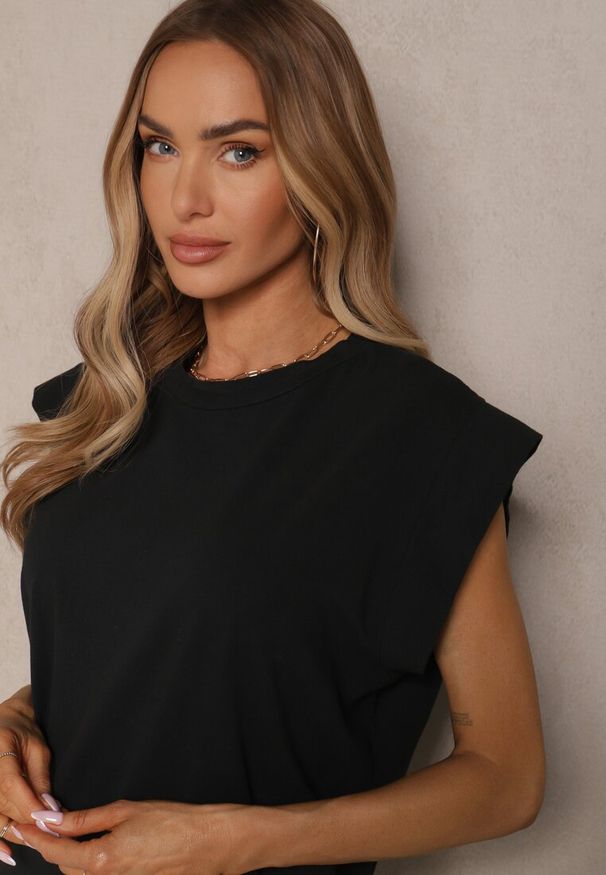 Renee - Czarny Top z Bawełny Ozdobiony Falbanką Galanetia. Okazja: na co dzień, na spacer. Kolor: czarny. Materiał: bawełna. Wzór: aplikacja. Styl: klasyczny, casual