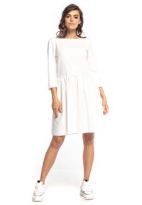 Tessita - Klasyczna Sukienka Marszczona w Pasie - Biała. Kolor: biały. Materiał: poliester, elastan. Styl: klasyczny
