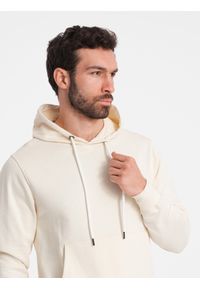 Ombre Clothing - Męski dresowy komplet bluza kangurka + spodnie – kremowy V11. Okazja: na co dzień. Kolor: kremowy. Materiał: dresówka. Wzór: aplikacja. Styl: klasyczny, sportowy, casual #4
