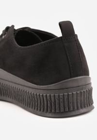 Renee - Czarne Trampki z Imitacji Zamszu na Żłobionej Podeszwie Nivenatia. Kolor: czarny. Materiał: zamsz. Styl: elegancki #5