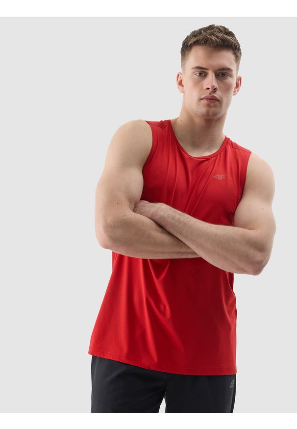 4f - Tank top treningowy regular z materiału z recyklingu męski - czerwony. Kolor: czerwony. Materiał: materiał. Wzór: jednolity, ze splotem, gładki. Sport: fitness