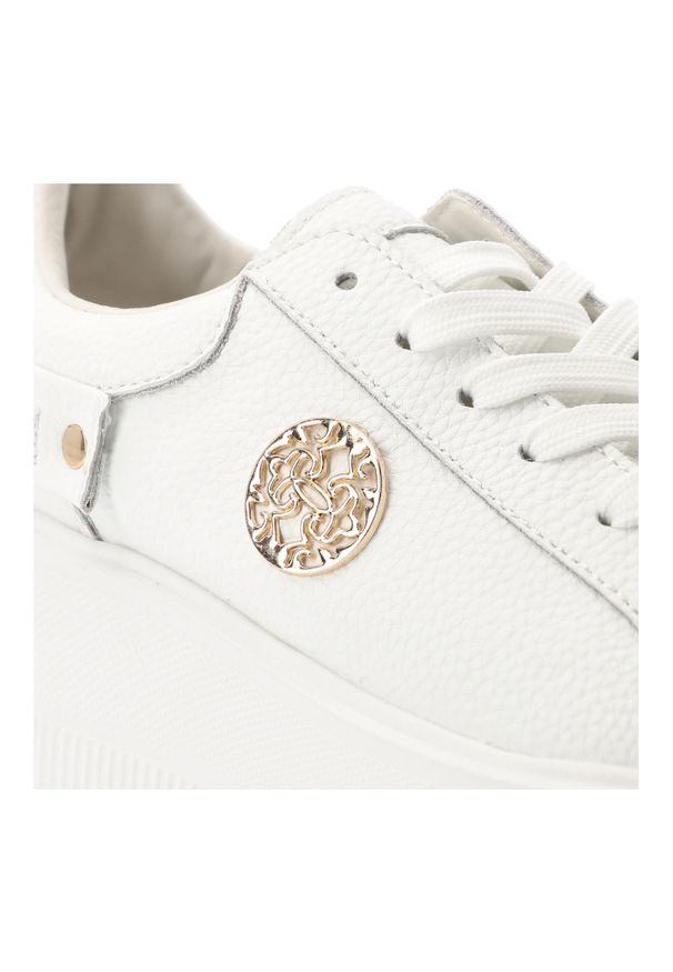 Sneakersy damskie S.Barski, ze skóry naturalnej licowej gruba podeszwa platforma sznurowane styl casual, białe, LR61-7095. Okazja: na co dzień. Zapięcie: sznurówki. Kolor: biały. Materiał: skóra. Szerokość cholewki: normalna. Obcas: na platformie. Sport: turystyka piesza