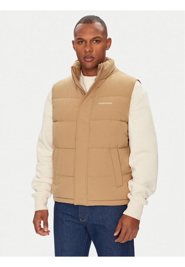 Guess Bezrękawnik M4BN47 WGII2 Beżowy Regular Fit. Kolor: beżowy. Materiał: syntetyk. Długość rękawa: bez rękawów