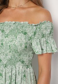 Born2be - Zielona Sukienka Hiszpanka z Bawełny Ozdobiona Falbanką Risalens. Okazja: na spacer, na co dzień. Typ kołnierza: dekolt hiszpanka. Kolor: zielony. Materiał: bawełna. Długość rękawa: krótki rękaw. Wzór: aplikacja. Typ sukienki: proste. Styl: casual #3