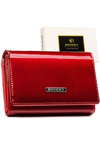 ROVICKY - Duży, lakierowany portfel damski ze skóry naturalnej i ekologicznej w czerwonym kolorze, zamykany na zatrzask - Rovicky. Kolor: czerwony. Materiał: lakier #1