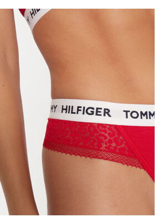 TOMMY HILFIGER - Tommy Hilfiger Stringi UW0UW05619 Czerwony. Kolor: czerwony. Materiał: bawełna