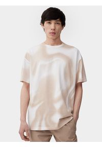 4f - T-shirt oversize z nadrukiem allover męski. Kolor: beżowy. Materiał: bawełna. Wzór: nadruk #1