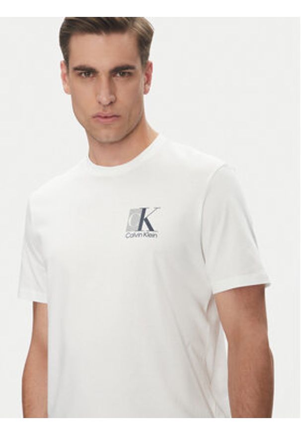 Calvin Klein T-Shirt LV04RC853G Biały Regular Fit. Kolor: biały. Materiał: bawełna