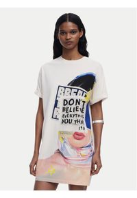 Desigual Sukienka codzienna Berlin 25SWVK20 Beżowy Regular Fit. Okazja: na co dzień. Kolor: beżowy. Materiał: bawełna. Typ sukienki: proste. Styl: casual