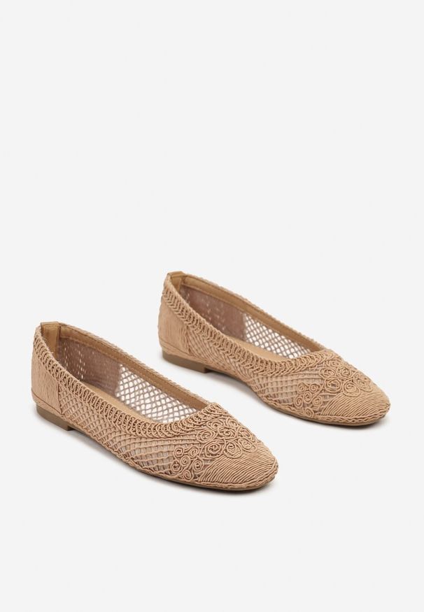 Born2be - Ciemnobeżowe Siateczkowe Balerinki Deovana. Okazja: na co dzień, na spacer. Kolor: beżowy. Materiał: jedwab, jeans, materiał. Styl: elegancki, casual