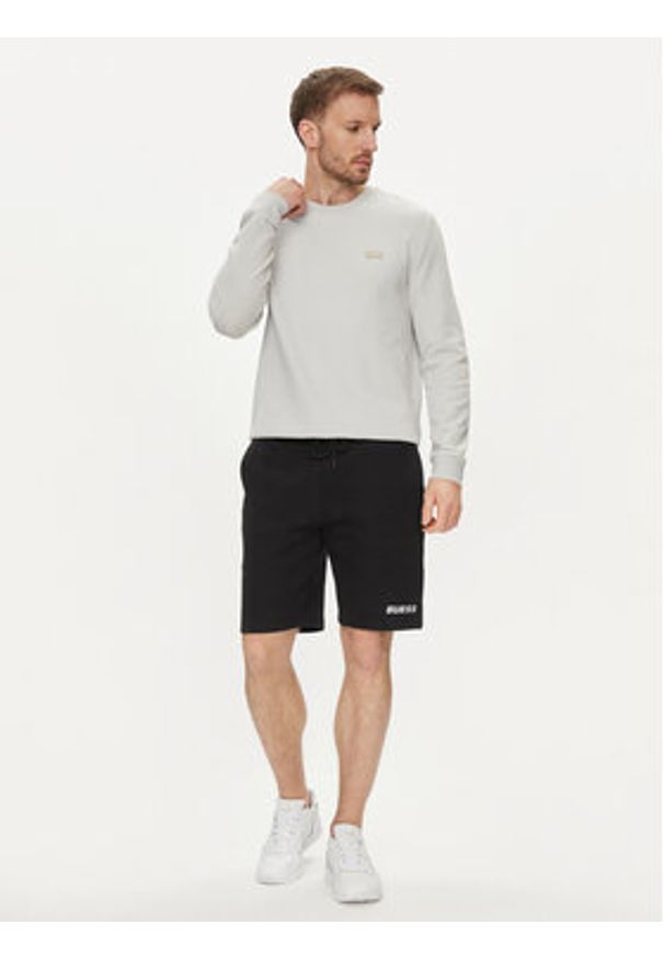 Guess Szorty materiałowe Mickey Z4RD04 KB3P2 Czarny Regular Fit. Kolor: czarny. Materiał: bawełna