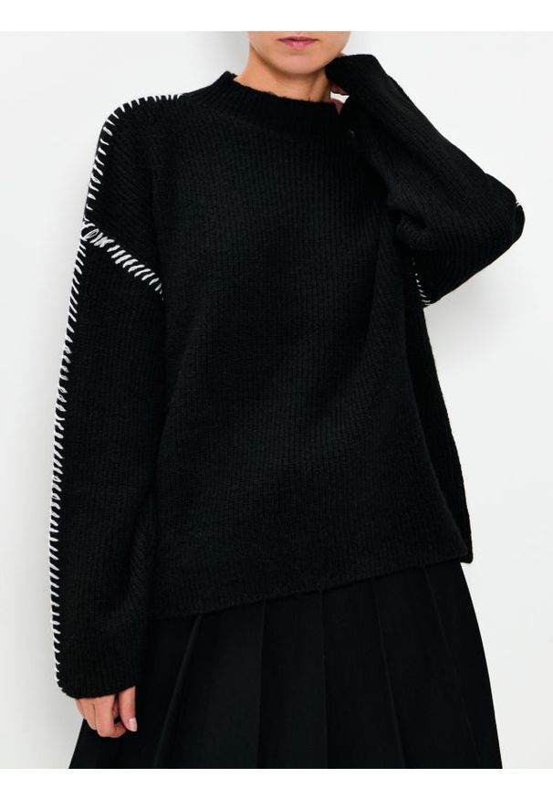 Sinsay - Prążkowany sweter - czarny. Kolor: czarny. Materiał: prążkowany