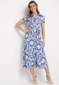Born2be - Biało-Granatowa Sukienka Midi Koszulowa z Paskiem w Talii w Ornamentalny Print Fiamea. Kolor: biały. Materiał: materiał. Wzór: nadruk. Typ sukienki: koszulowe. Długość: midi #3