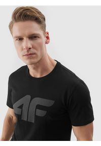 4f - 4F T-shirt regular z nadrukiem męski - czarny M. Okazja: na co dzień. Kolor: czarny. Materiał: dzianina, bawełna, jersey. Długość rękawa: krótki rękaw. Długość: krótkie. Wzór: nadruk. Styl: sportowy, casual