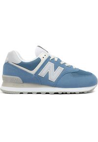 Buty męskie New Balance U574ESE – niebieskie. Okazja: na co dzień. Kolor: niebieski. Materiał: dresówka, zamsz, guma. Szerokość cholewki: normalna. Model: New Balance 574