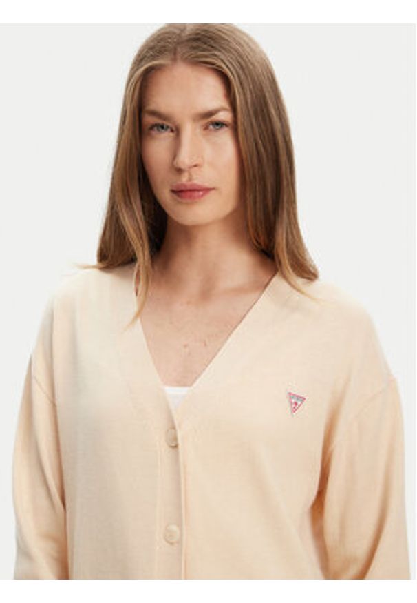 Guess Jeans Sweter 168521 Beżowy Classic Fit. Kolor: beżowy. Materiał: syntetyk